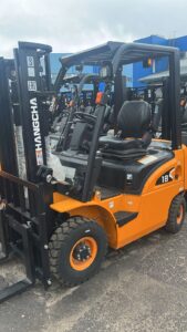 Дизельный вилочный погрузчик HANGCHA CPCD18-XRW10 1,8/3000-4800