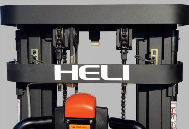 Самоходный штабелер с платформой оператора HELI 1200/3600/Li-Ion