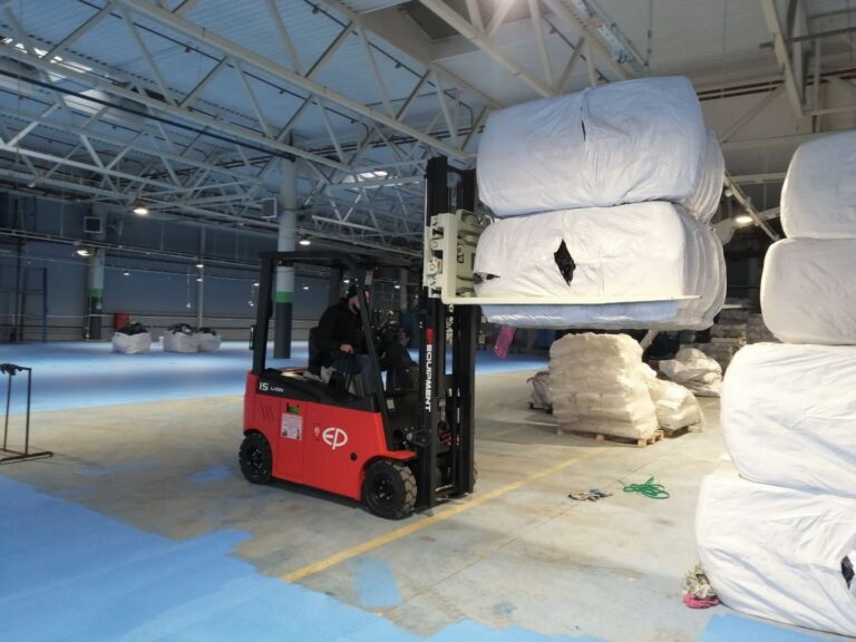 Электрический вилочный погрузчик EP FB15 1,5/3000/FFL/SS/Li-ion 48V|405Ah (ch 48V|150A) Боковая выемка