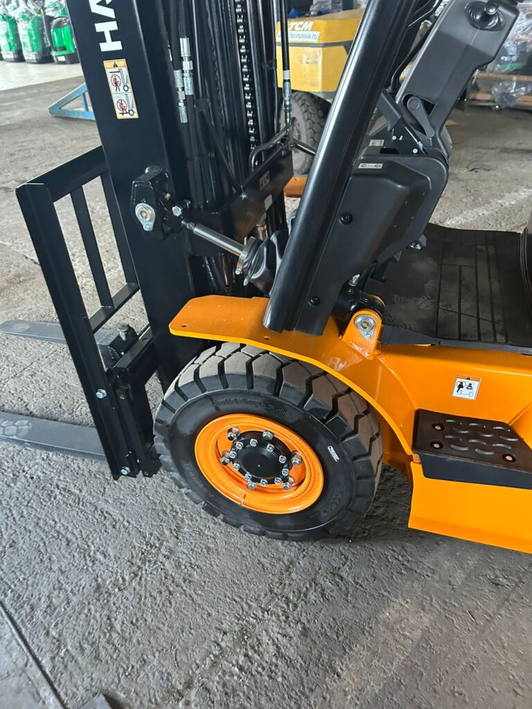 Дизельный вилочный погрузчик HANGCHA CPCD25-XRW10 2,5/3000/Isuzu C240