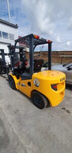 Дизельный вилочный погрузчик CHL CPCD30-M1K2C 3/3000/SS