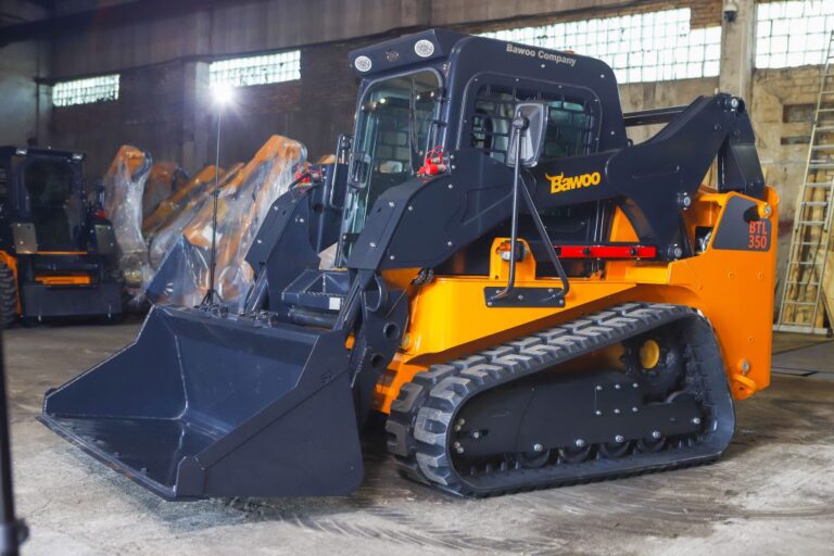Гусеничный мини-погрузчик BAWOO BTL350 (Kubota)