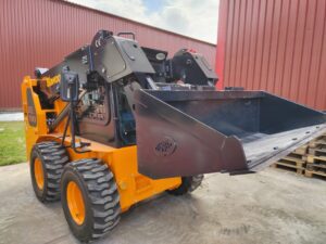 Мини-погрузчик с бортовым поворотом BAWOO BSL 350EX с телескопической стрелой (Kubota)