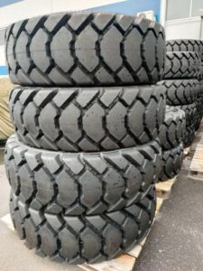 Шина пневмо 16.9-24 Galaxy Jumbo Hulk TL