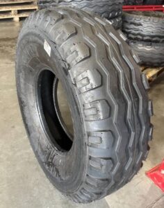 Шина пневмо 12.5/80-15.3 14PR MRL MAW 200 TL