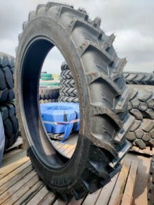 Шина пневмо 300/95R46 151A8/148D MRL RC 950 TL